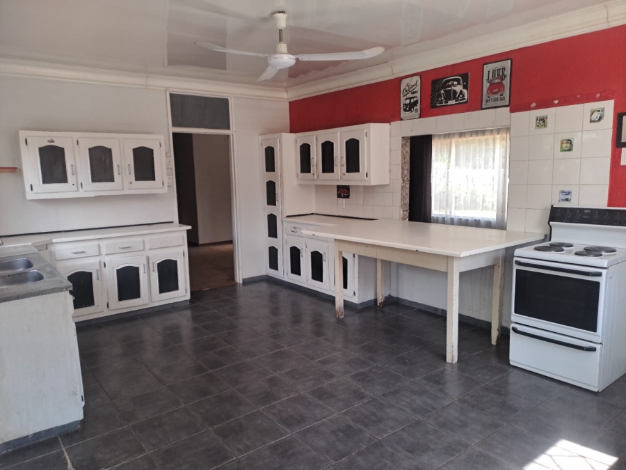 To Let 3 Bedroom Property for Rent in Naudeville Free State